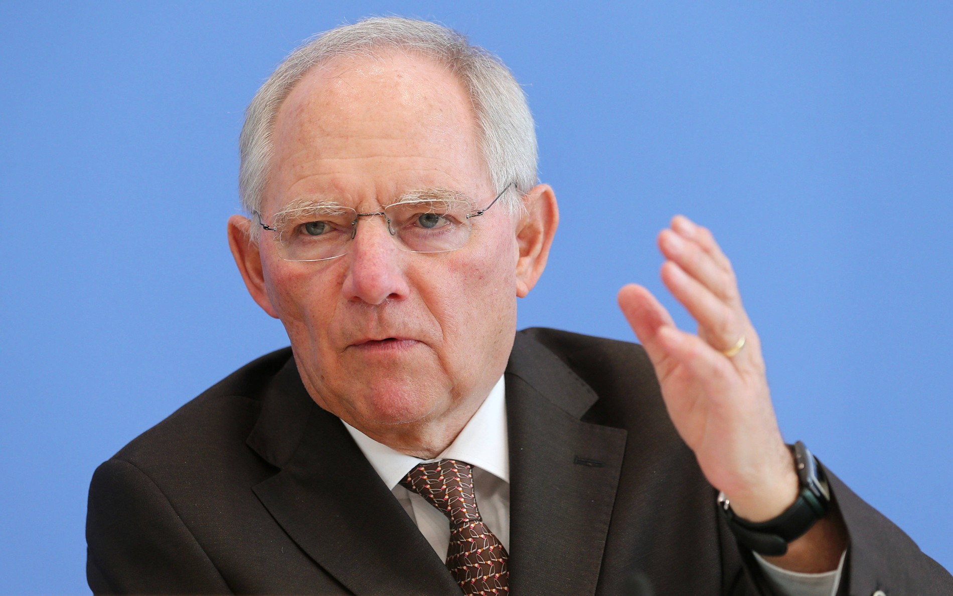 Schauble Kundigt Mehr Harte Gegen Steuerhinterzieher An