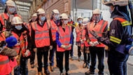 Hört die Signale: Frankreichs delegierte Industrieministerin Agnès Pannier-Runacher am Freitag im Aluminiumwerk Dunkerque (Dünkirchen) Hört die Signale: Frankreichs delegierte Industrieministerin Agnès Pannier-Runacher am Freitag im Aluminiumwerk Dunkerque (Dünkirchen)