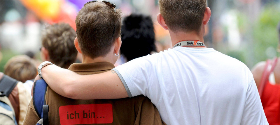 Gleich auch vor dem Arbeitgeber: homosexuelle Paare