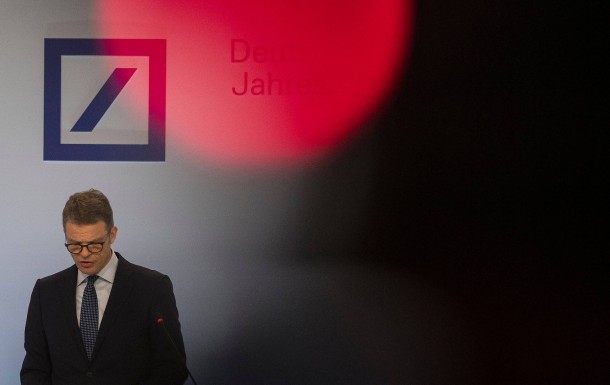 Bild Zu Deutsche Bank Macht 2019 Verlust Von 5 7 Milliarden Euro