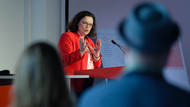 Vorträge halten und belehren kann sie: Andrea Nahles behält vorläufig zwar ihr Bundestagsmandant, die F.A.Z. hat trotzdem schon einmal bei Headhuntern nachgefragt, welche Joboptionen sie hätte.