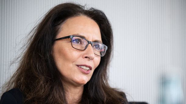 DGB-Chefin Fahimi: Sparkurs der Regierung ist Gift für die Konjunktur DGB-Chefin Fahimi: Sparkurs der Regierung ist Gift für die Konjunktur