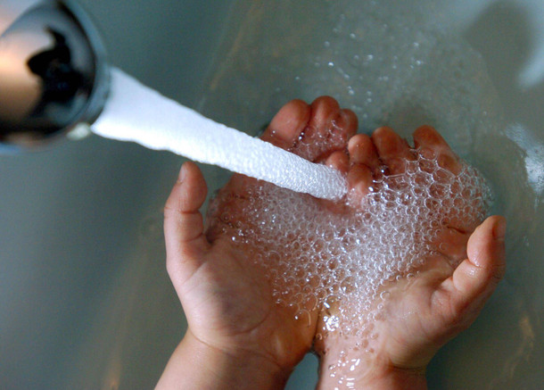 Bild zu: 129 Liter am Tag: Wassernutzung steigt im Corona-Jahr - Bild 1