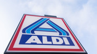 Preisführer: Markenzeichen von Aldi vor einem Supermarkt in Nordrhein-Westfalen Preisführer: Markenzeichen von Aldi vor einem Supermarkt in Nordrhein-Westfalen