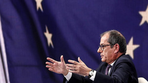 Der Haushaltsplan Italiens und somit der des Wirtschafts- und Finanzministers Giovanni Tria wurde von der EU abgelehnt. Potentielle Strafen aus Brüssel will Italie nicht bezahlen.