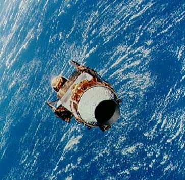 Bild zu: Weltraumschrott: Abgeschoben und versenkt - Bild 1 von 1 - FAZ