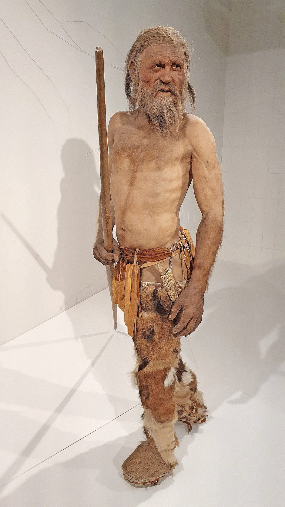 Nachbildung Ötzis im Bozener Museum