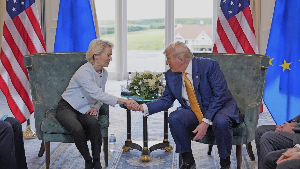 Zollgespräch am Golfplatz: von der Leyen und Trump - dpa