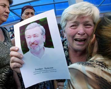 Bilderstrecke Zu Hunderte Tote In Beslan Putin Ein Totaler Krieg Gegen Russland Bild 17 Von 21 Faz
