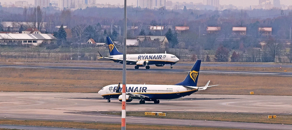 ryanair plane