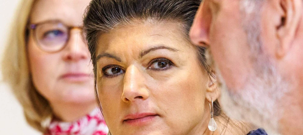 Sahra Wagenknecht between Katja Wolf and Steffen Schütz