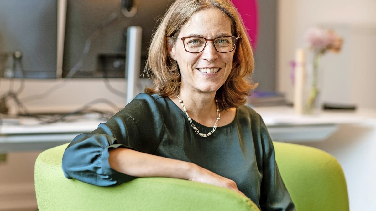 Gossen- und Stolper-Preis: Claudia Steinwender und Nicola Fuchs-Schündeln ausgezeichnet