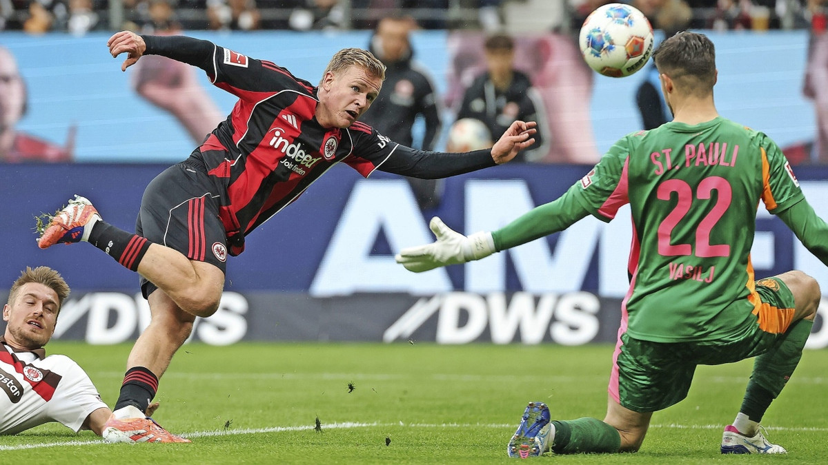 Stürmer Jonathan Burkardt: Künstler des komischen Tores