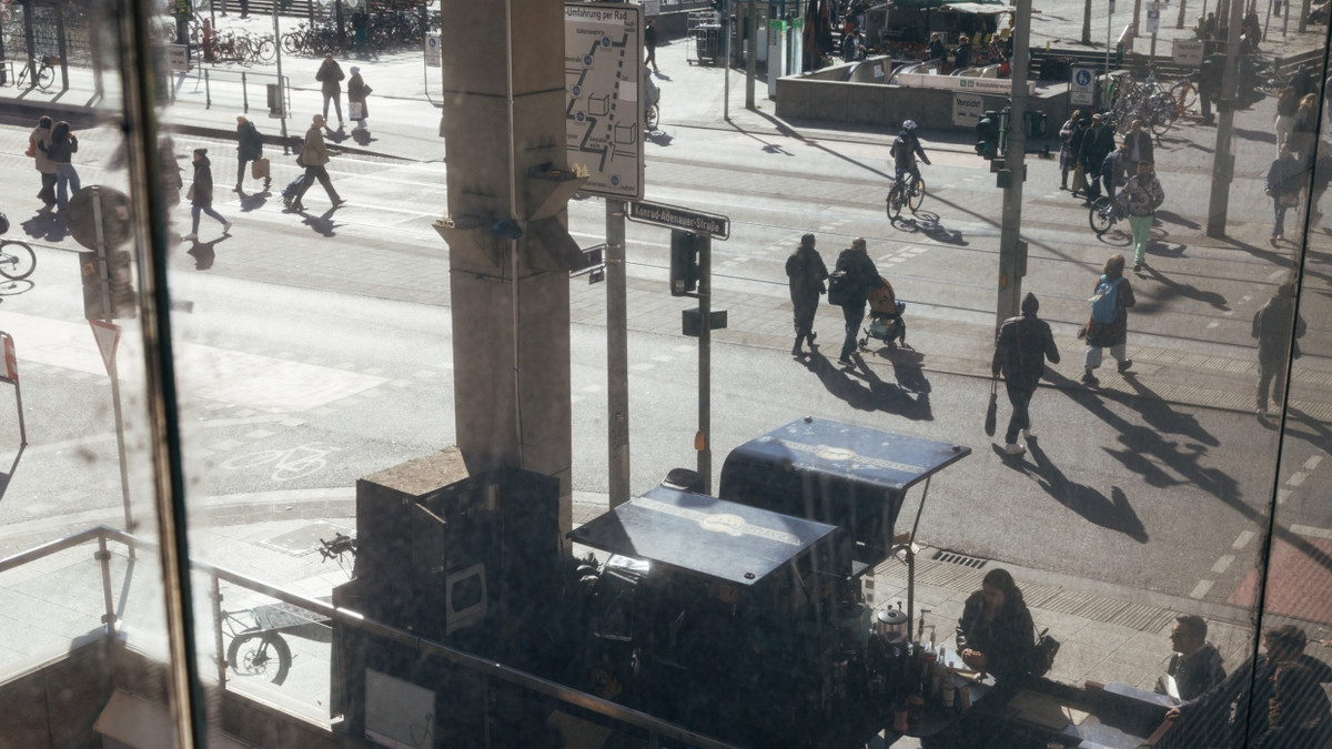 Blick auf die Konstablerwache und die Zeil in Frankfurt - Ben Kuhlmann