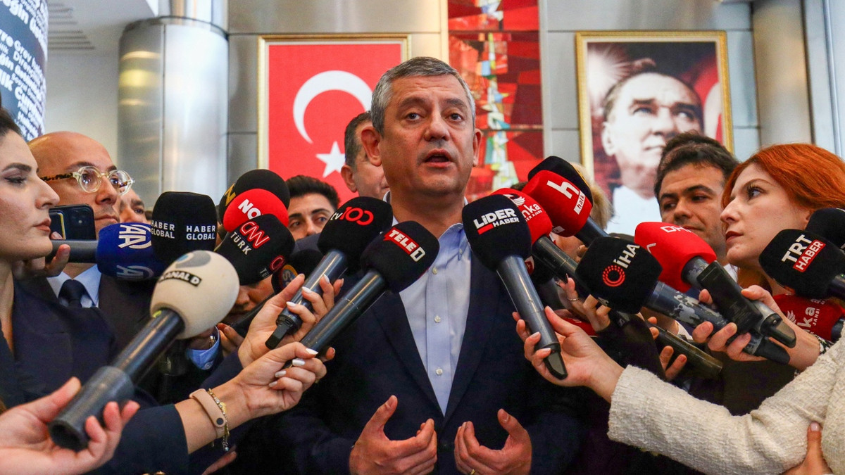 Ein Gericht in Ankara wies eine Klage ab, die zu einer Absetzung des CHP-Parteivorsitzenden Özgür Özel hätte führen können. - Reuters