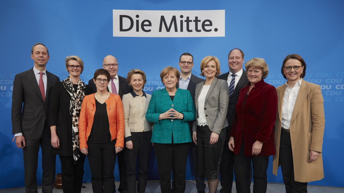 Debatte um Selbstbezeichnung: Sollte die CDU sich „rechts“ nennen? Debatte um Selbstbezeichnung: Sollte die CDU sich „rechts“ nennen?