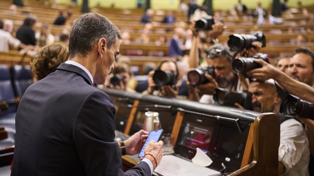 Regierungskrise: Im Madrider Parlament hat Ministerpräsident Pedro Sánchez schon lange keine Mehrheit mehr. - AP