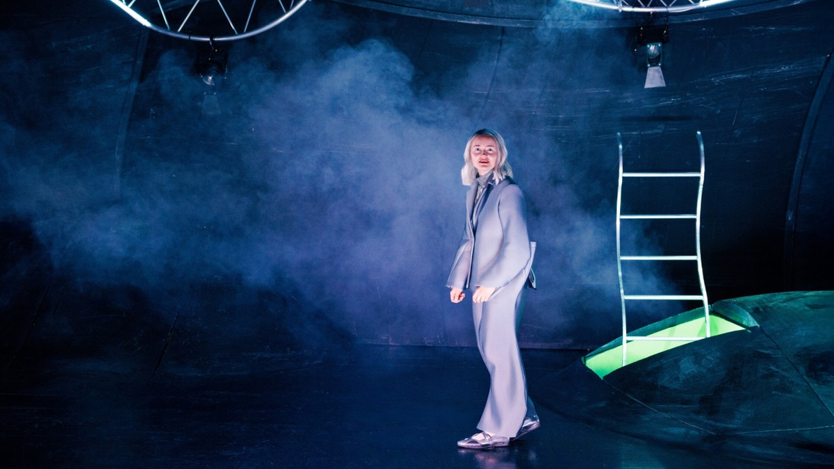 Stück am Schauspiel Frankfurt: Was passiert, wenn KI die Kinder erzieht?