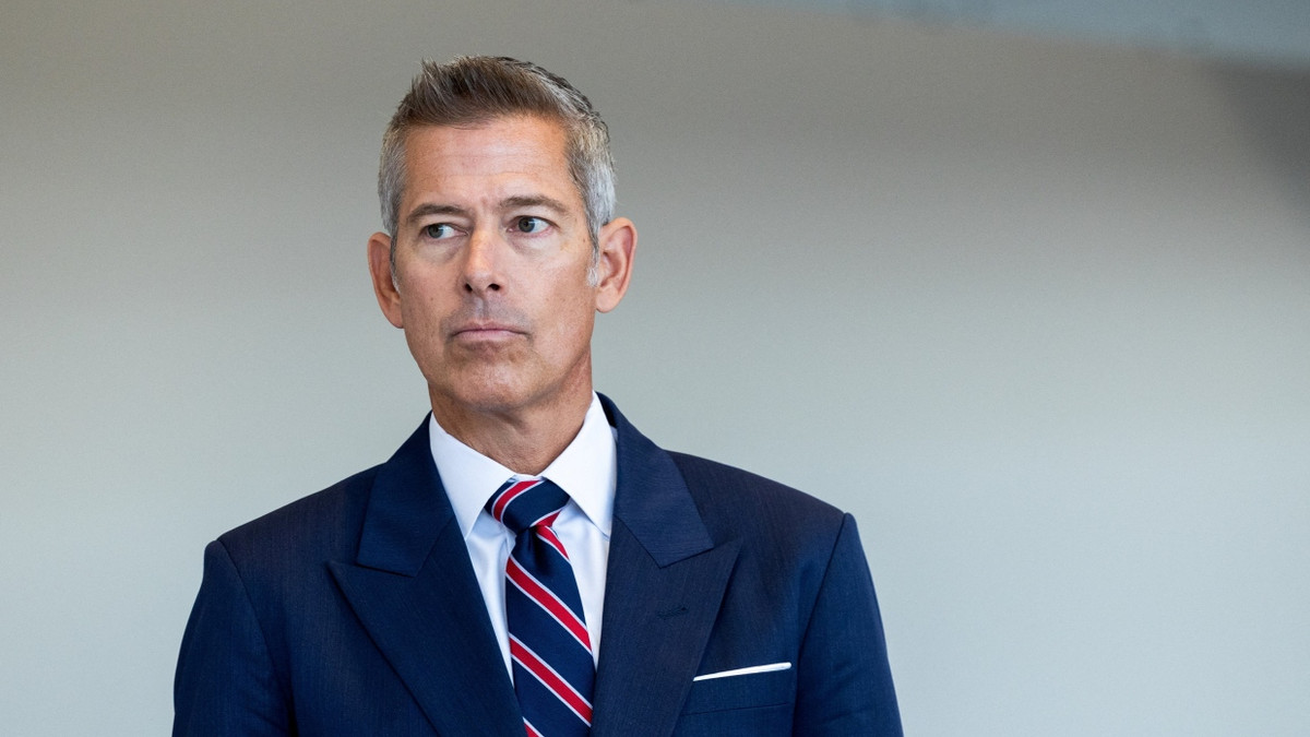 Liveblog USA unter Trump: US-Verkehrsminster: Mögliches Flug-Chaos durch Shutdown Liveblog USA unter Trump: US-Verkehrsminster: Mögliches Flug-Chaos durch Shutdown