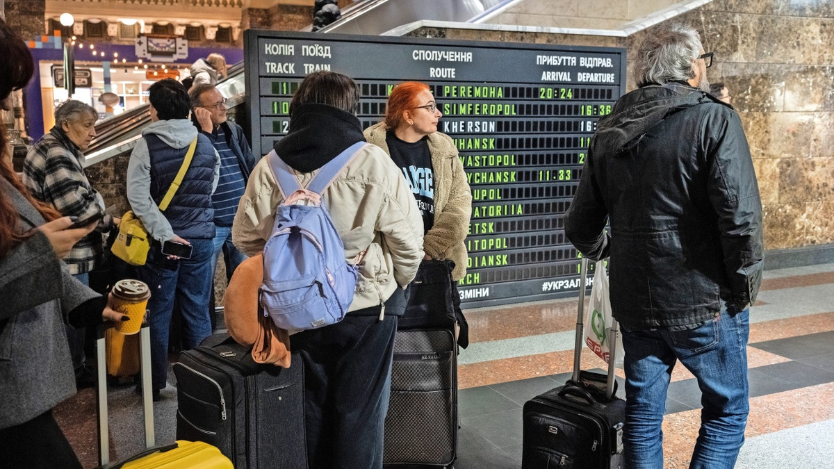 Kostenlose Bahntickets: Selenskyjs umstrittene „Winterhilfe“ Kostenlose Bahntickets: Selenskyjs umstrittene „Winterhilfe“