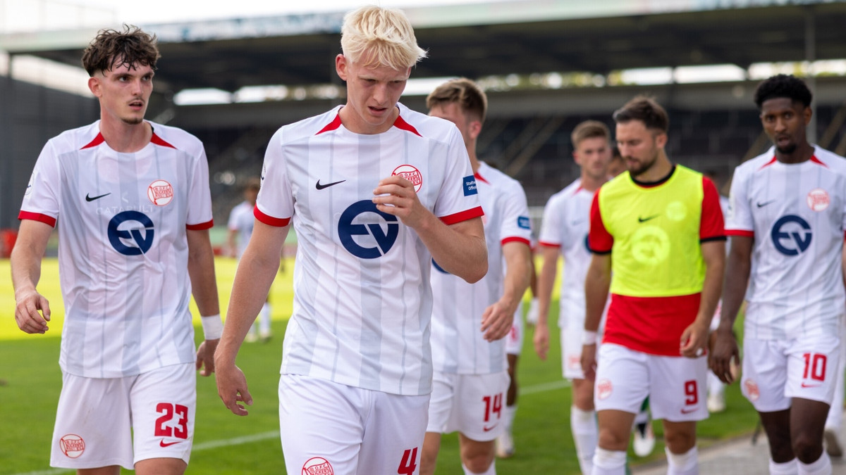 Traditionsklub in der Krise: „Und dann kann der Spieler nicht, das ist ja Wahnsinn“