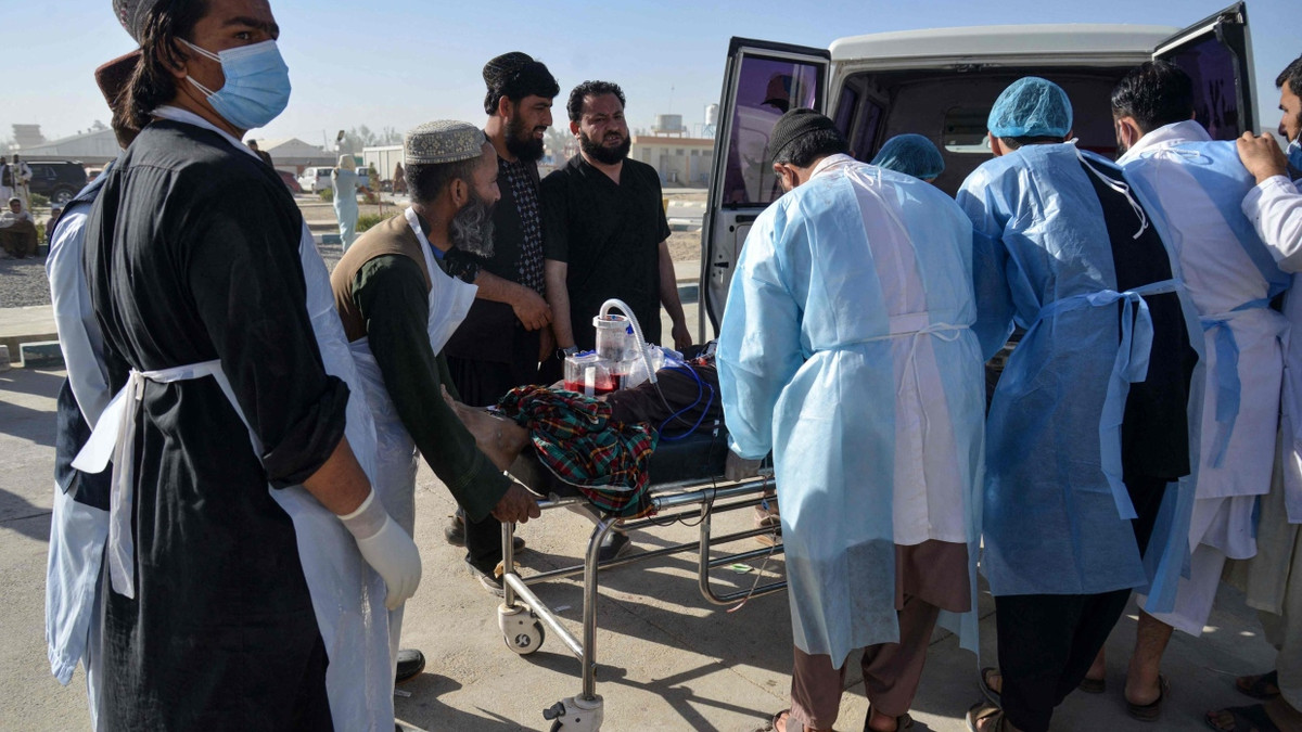 Afghan, Pakistani clashes kill civilians