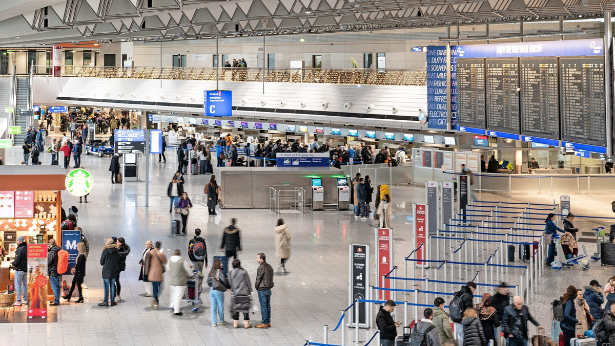 Belebter Flughafen: Wohlstand müsse nicht mehr auf das Aneinanderreihen aufwendiger Reisen beruhen, finden die Gründer der Initiative.