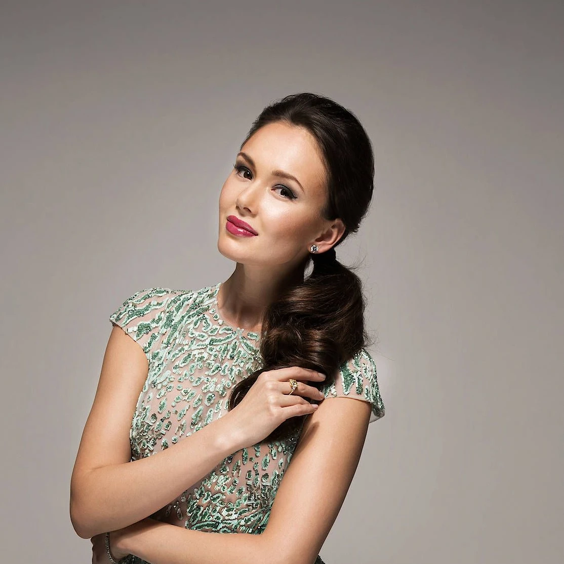 Qora odamlar bilan erotik videolar