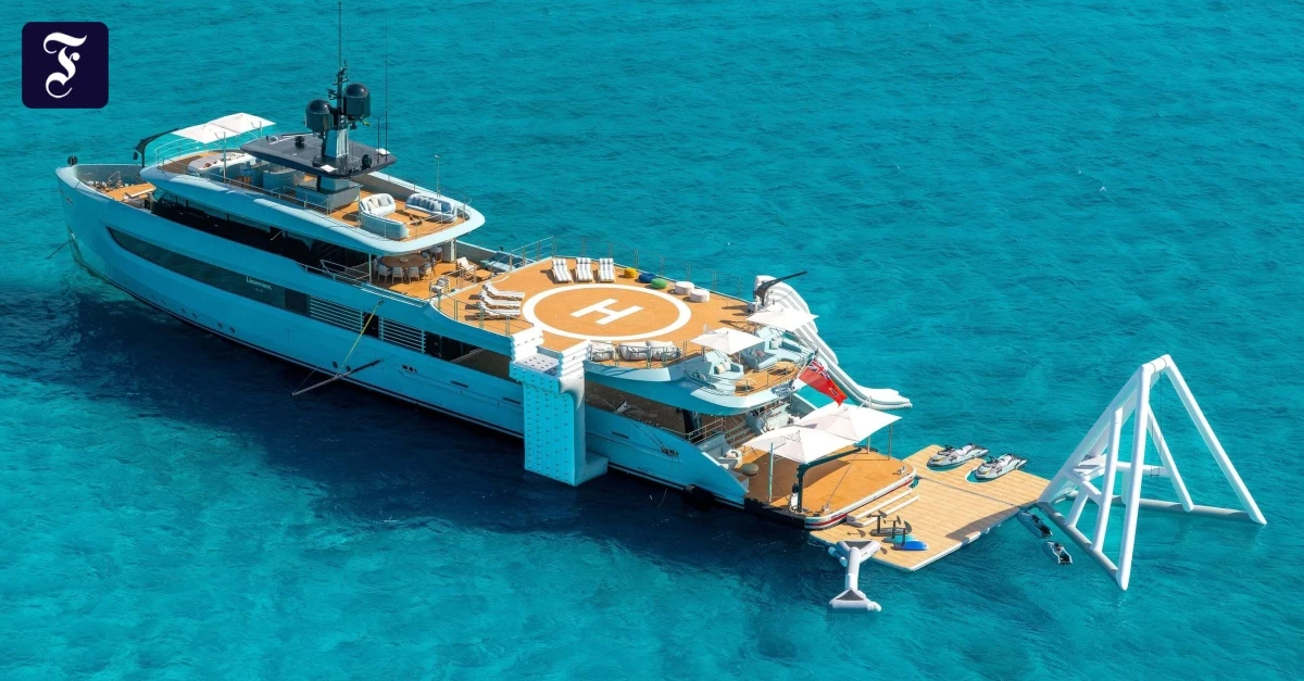Superyacht-Limerence-Meer-Seeverm-gen