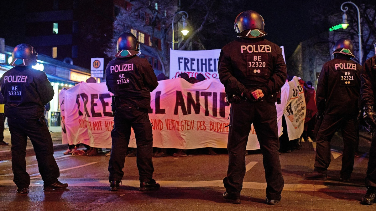 Im März: Demo in Berlin für von Ungarn gesuchte Linksextremisten - Ullstein