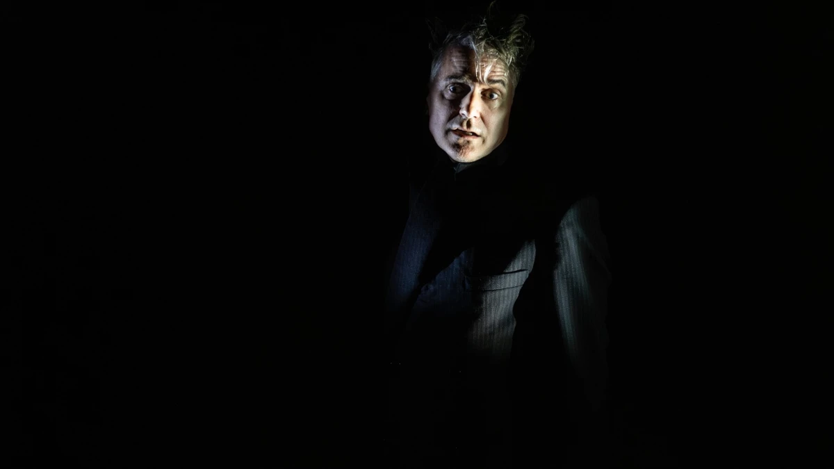 Die, die im Dunkeln stehen: Jens Harzer als Oscar Wilde - Marcus Lieberenz