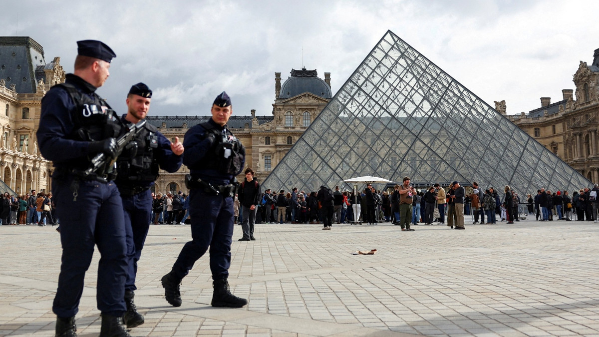 Louvre-Verdächtiger: Ein Handlanger von mächtigen Auftraggebern?