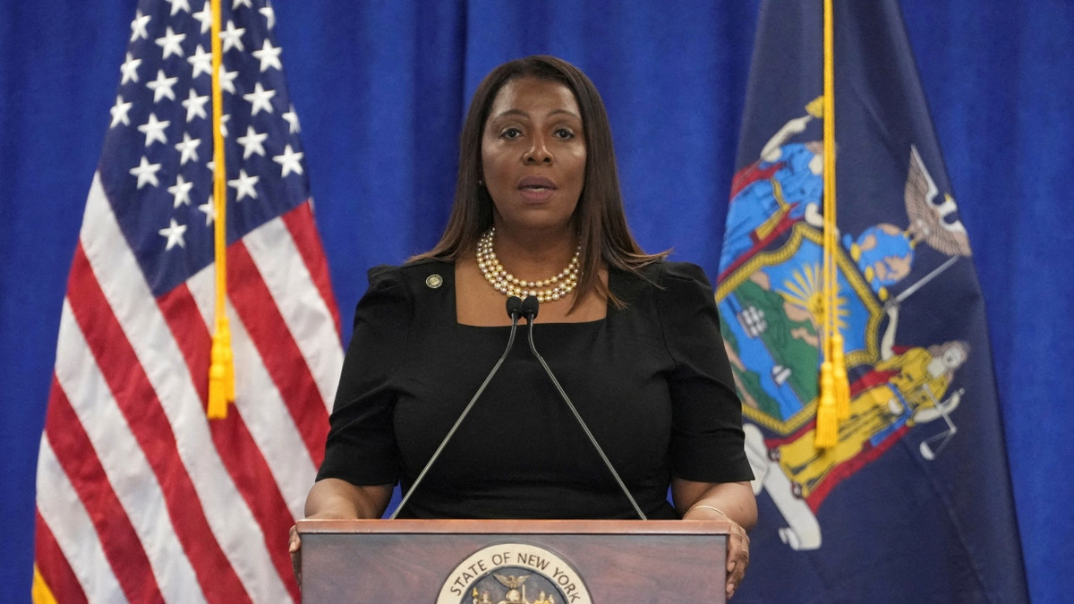 Letitia James während einer Pressekonferenz in New York. - Reuters