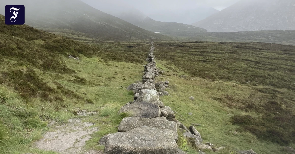 Trockensteinmauern-in-Irland-Stein-oder-Nichtstein