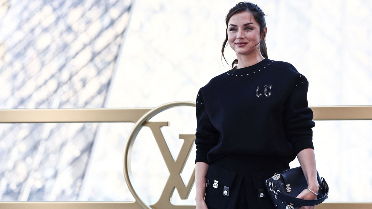 Ana De Armas bei der Fashion Week in Paris Ende September - AFP
