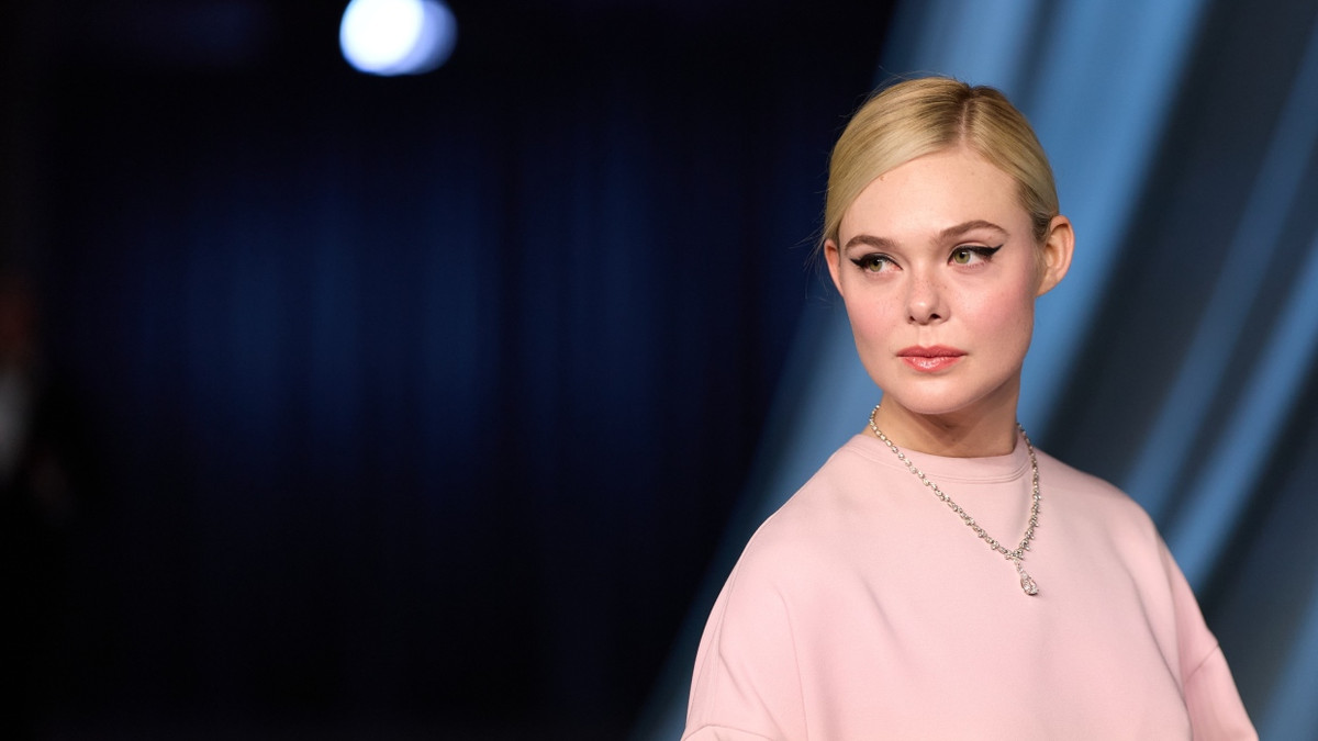 Elle Fanning im Interview: „Beim Schlafen klinge ich wohl wie ein Predator“