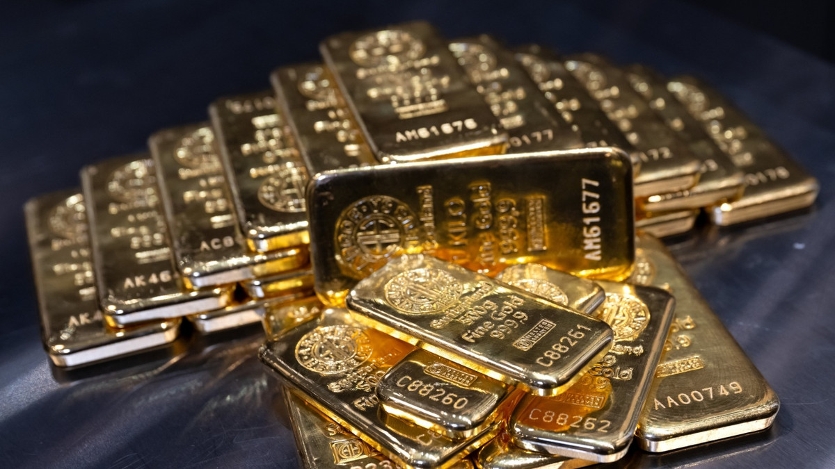 Deutliche Verluste: Was Anleger über den Goldpreis-Absturz wissen müssen Deutliche Verluste: Was Anleger über den Goldpreis-Absturz wissen müssen