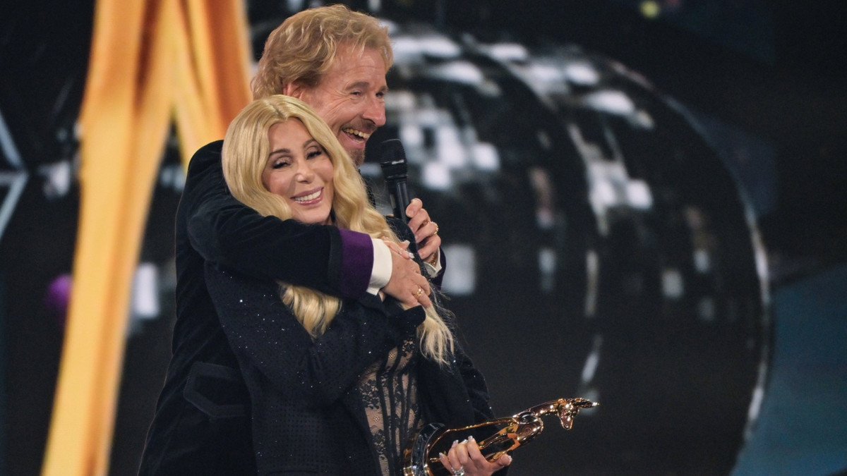 Verwirrt auf der Bambi-Bühne: Was ist nur mit Thomas Gottschalk los? Verwirrt auf der Bambi-Bühne: Was ist nur mit Thomas Gottschalk los?