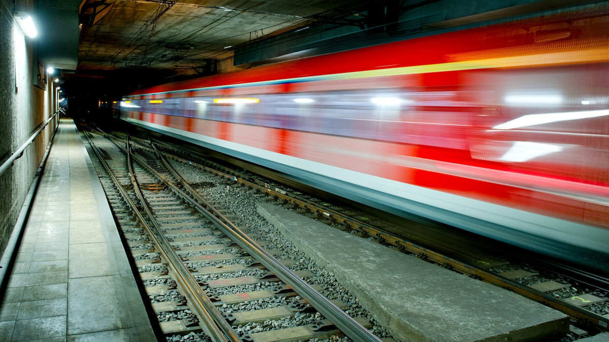 Die S-Bahnen fahren von Montag an wieder durch den Tunnel von Frankfurt in Richtung Offenbach und umgekehrt. - dpa