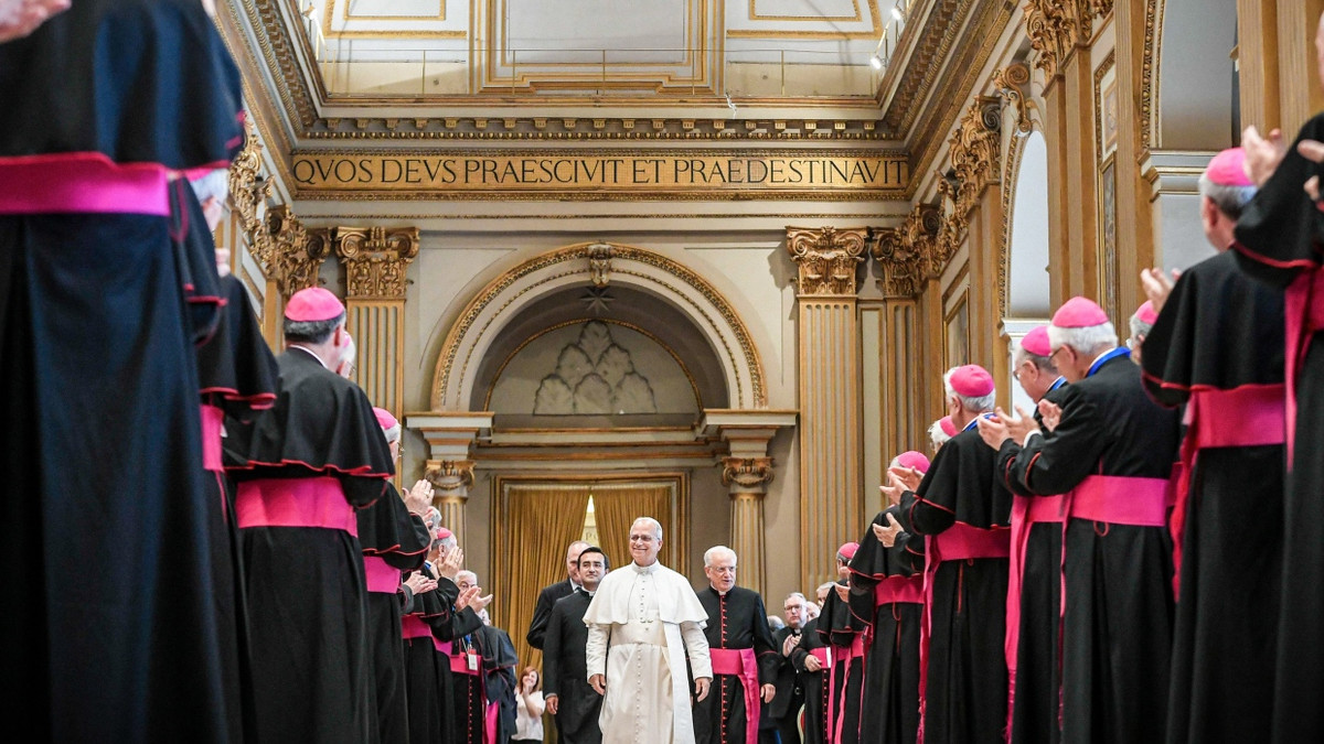 Die Bischofskonferenz des Papstes: Leo XIV. empfängt im Juni 2025 italienische Bistumsleiter im Vatikan. - Vatican Media/Romano Siciliani/K