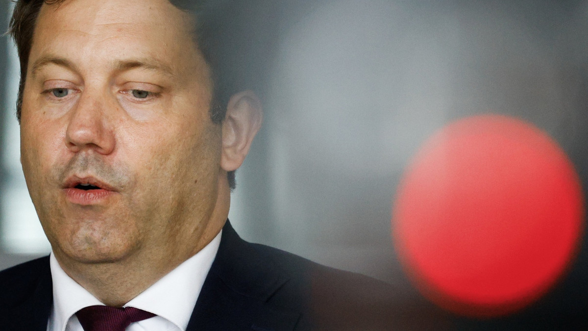 Steuertricks trocken legen: Handlungsbedarf für Bundesfinanzminister Lars Klingbeil (SPD) - dpa