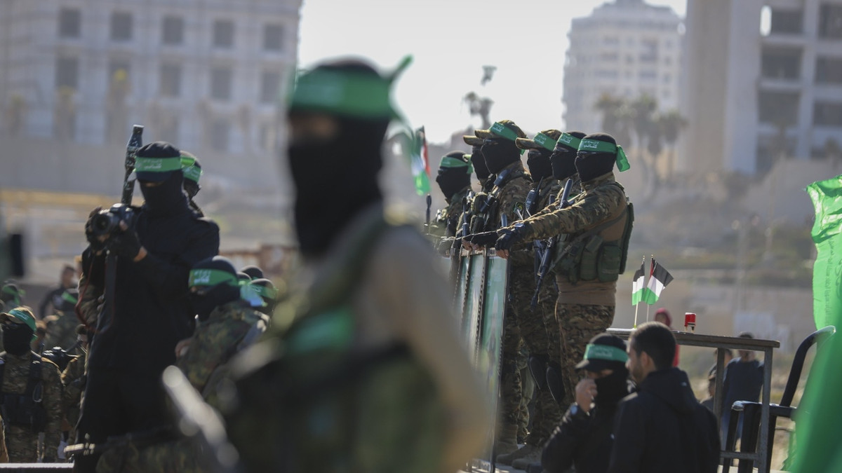 Hamas-Kämpfer bei einer Geisel-Übergabe im Februar. - dpa