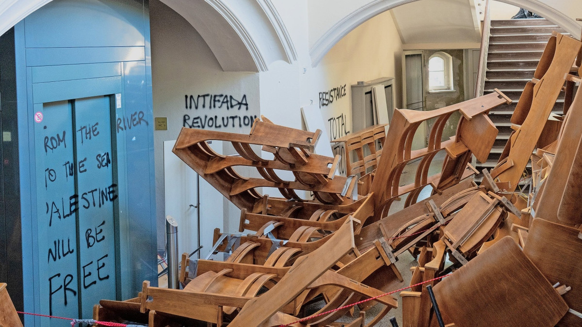 Das Werk propalästinensischer Aktivisten an der Humboldt-Universität in Berlin im April 2025 - dpa