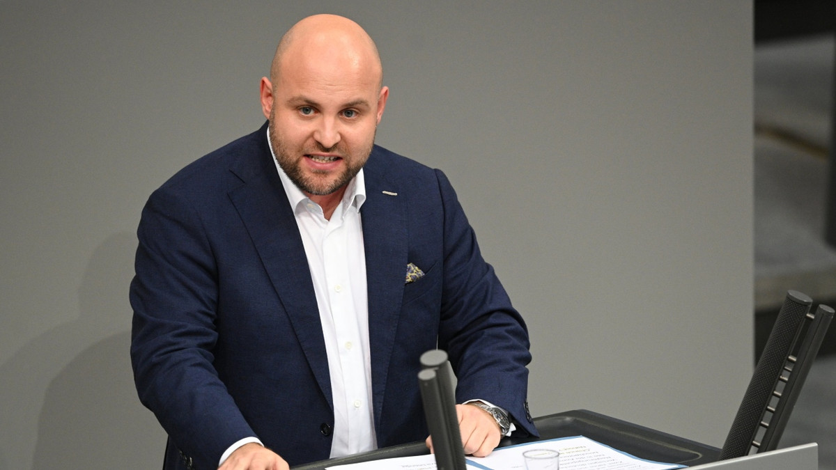 Krieg in der Ukraine: AfD-Vizefraktionschef Frohnmaier plant Reise nach Russland