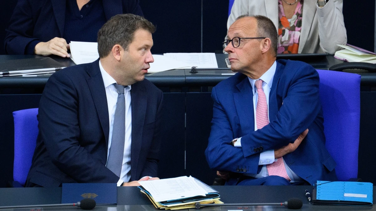 Die Koalition um Finanzminister Klingbeil und Kanzler Merz ringt um den Haushalt für 2026. - dpa