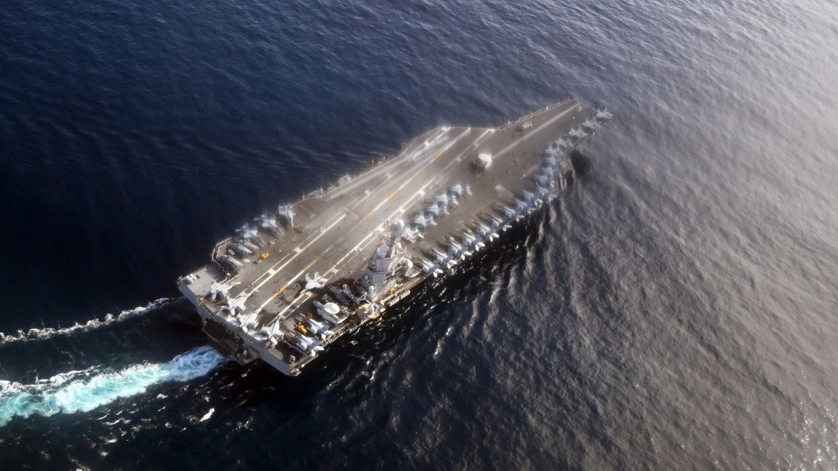 Der Flugzeugträger USS Gerald R. Ford fährt durch die Nordsee. (Archivbild) - dpa