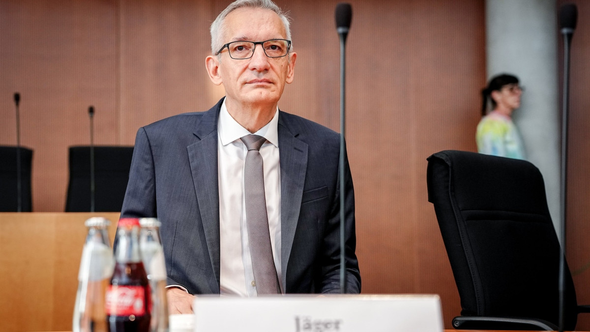 BND-Präsident Martin Jäger am Montag in einer öffentlichen Anhörung des Parlamentarische Kontrollgremiums des Bundestags. - dpa