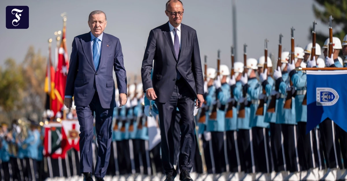 Der Kanzler in Ankara: An Erdoğan führt kein Weg vorbei