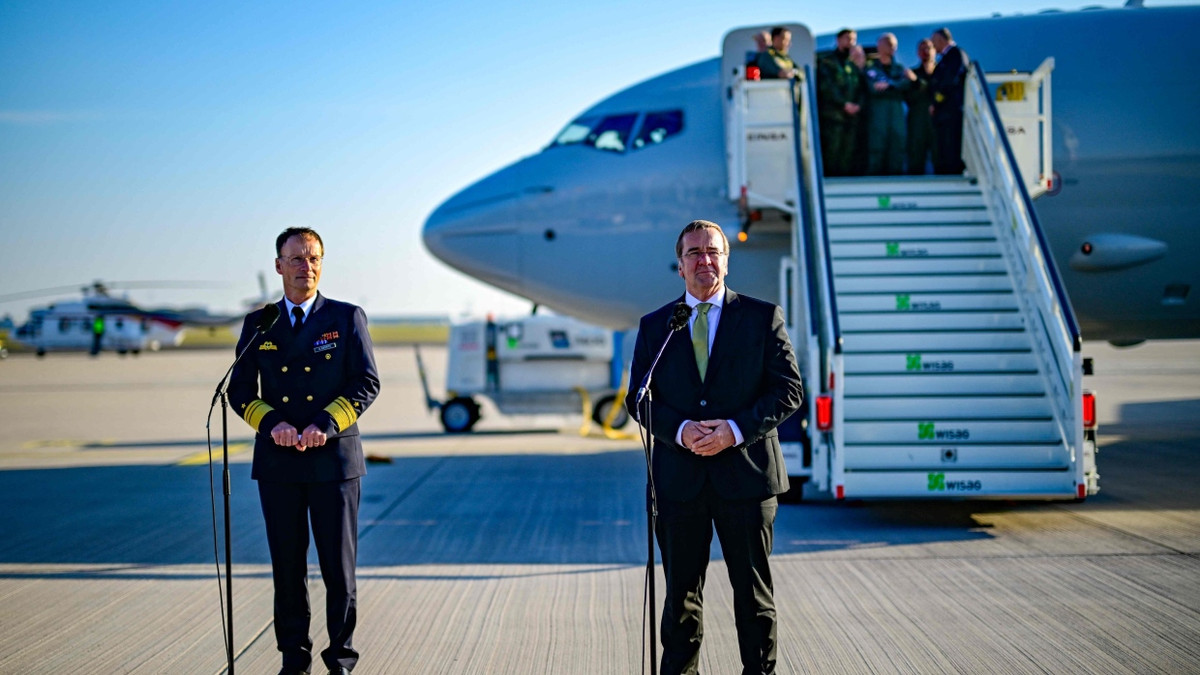 Erster P-8A in Berlin: Neue Flugzeuge gegen russische U-Boote
