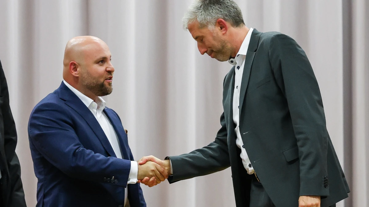 Mit Rechtsextremen streiten: Markus Frohnmeier (AfD) gegen Tübingens OB Boris Palmer (parteilos) - dpa